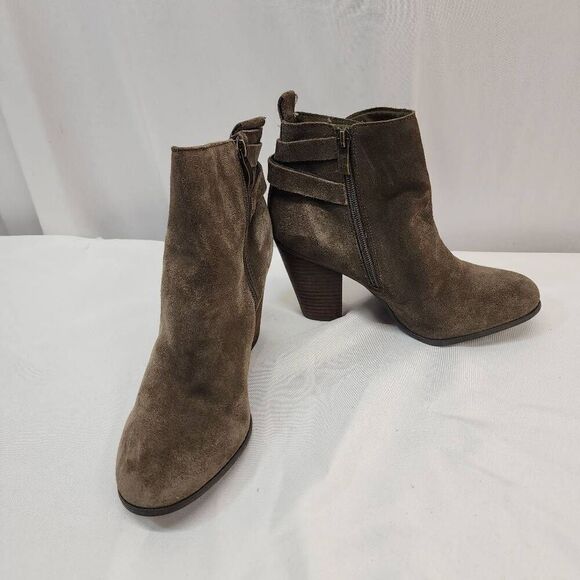 Michael by Michael Shannon Size 9 Lexi Ankle Boots in Taupe Suede Leather - Picture 2 of 9